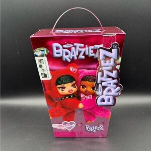 Bratz Bratziez Sweetheartz Seriez Plush
Keychain Blind Box